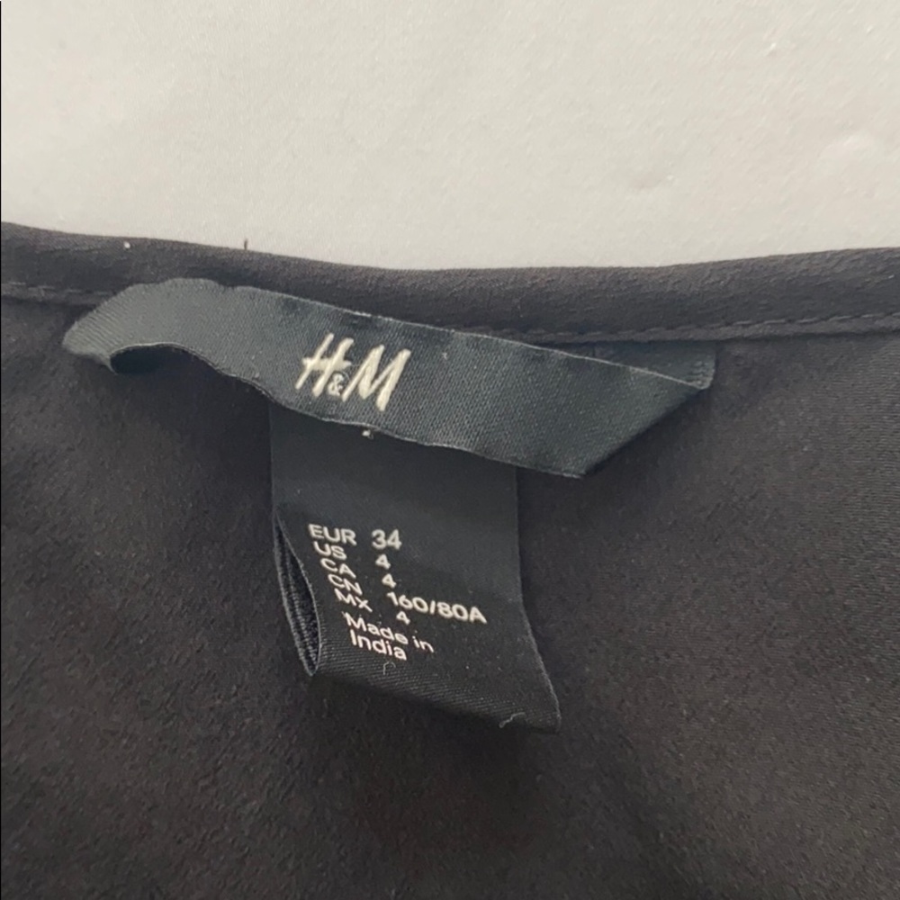H&M Ruffle Tank Top - Picture 2 of 3